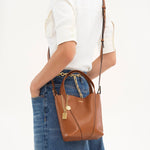 Chloé Chloé - Small Chloé Spin tote bag in grained leather