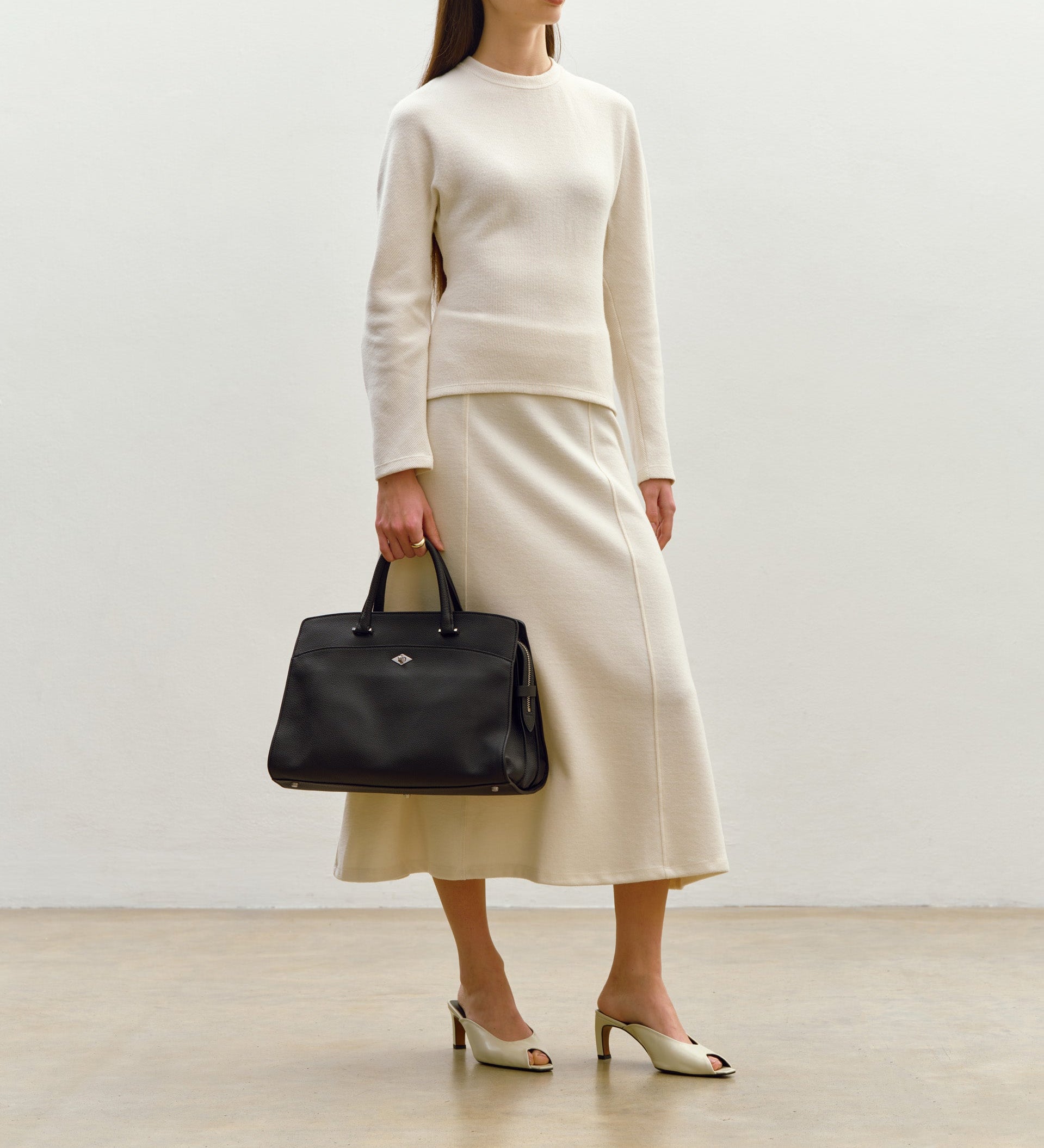 Metier - Private Eye Soft Grain Leather Black