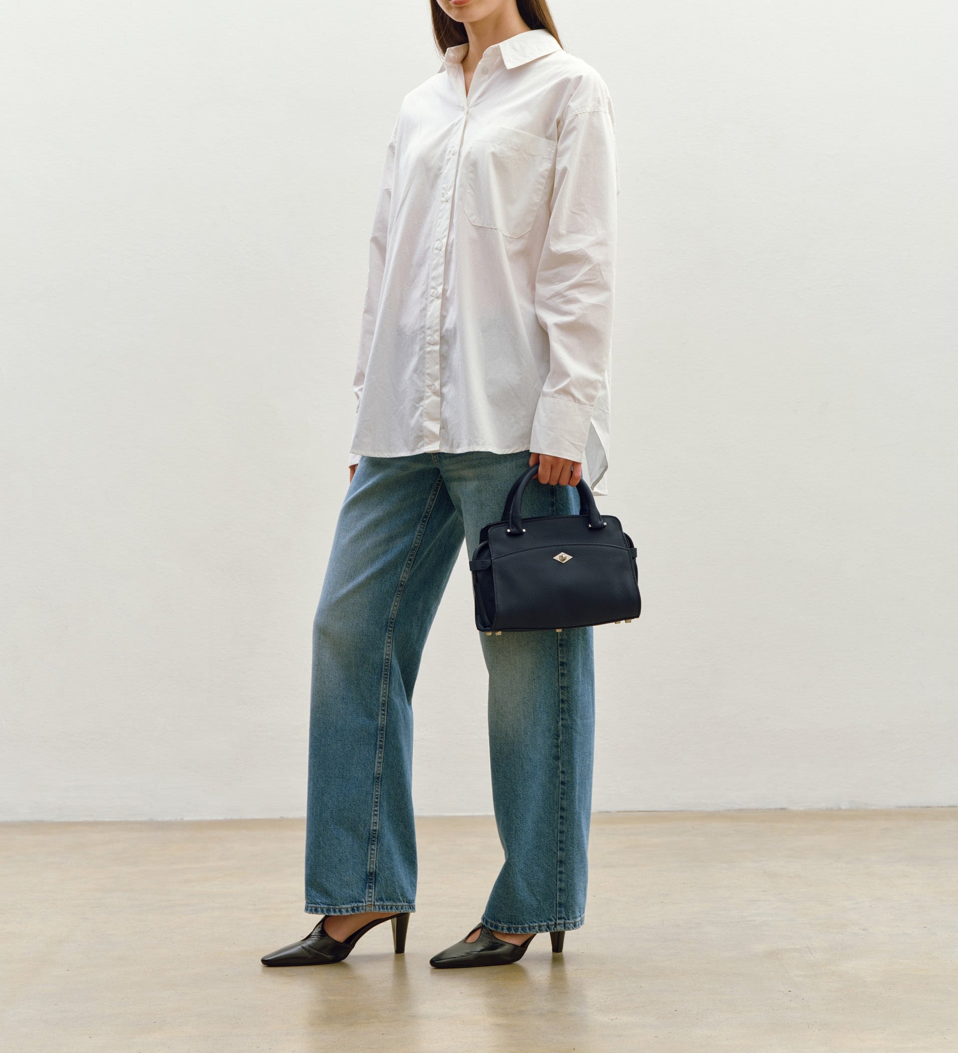 Metier - Private Eye Mini Soft Grain Leather Midnight