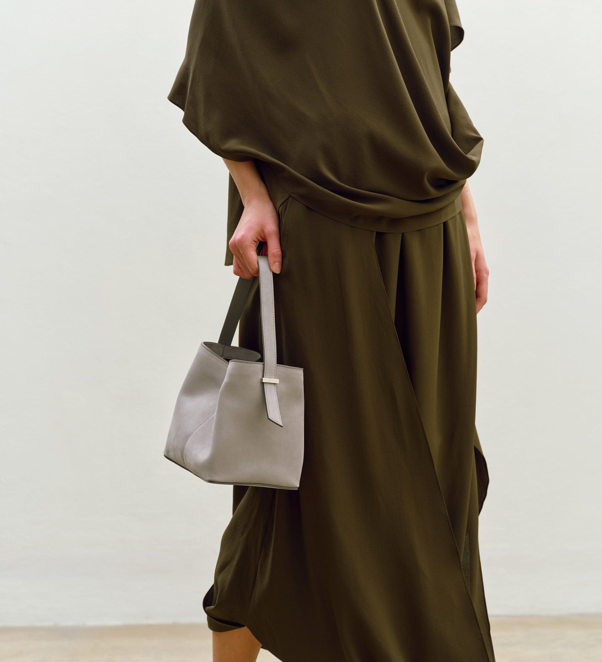 Metier - Tilt 16 Suede Milos