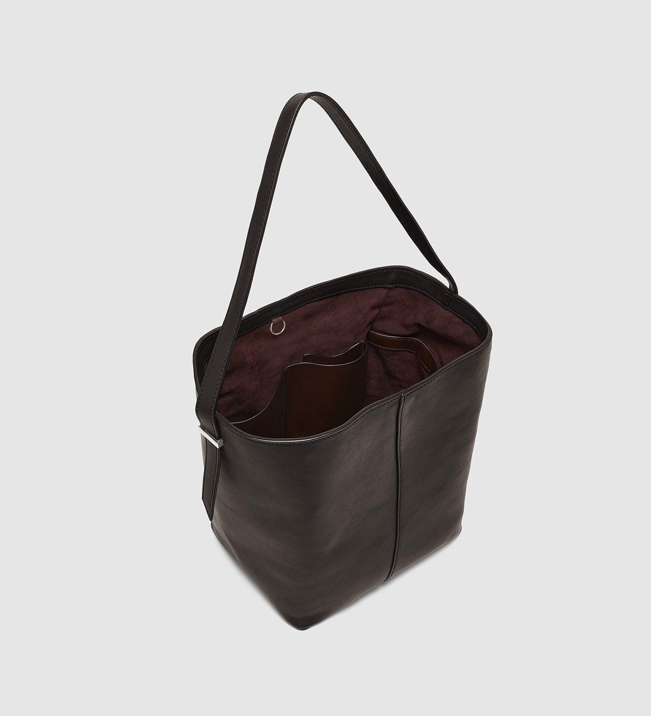 Metier - Tilt 22 Ultralight Calfskin Black