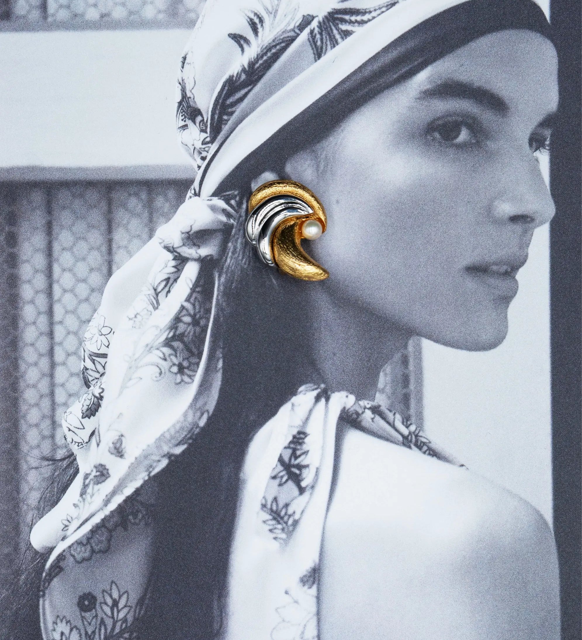 Veronica Beard - Vintage Two Tone Clip On Earrings