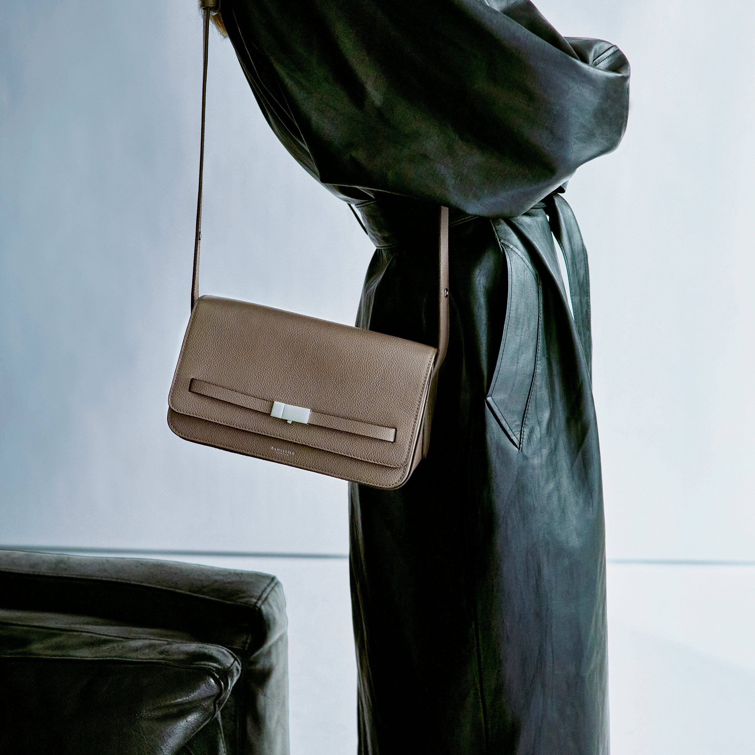 DeMellier - The New York Crossbody Dark Taupe Small Grain