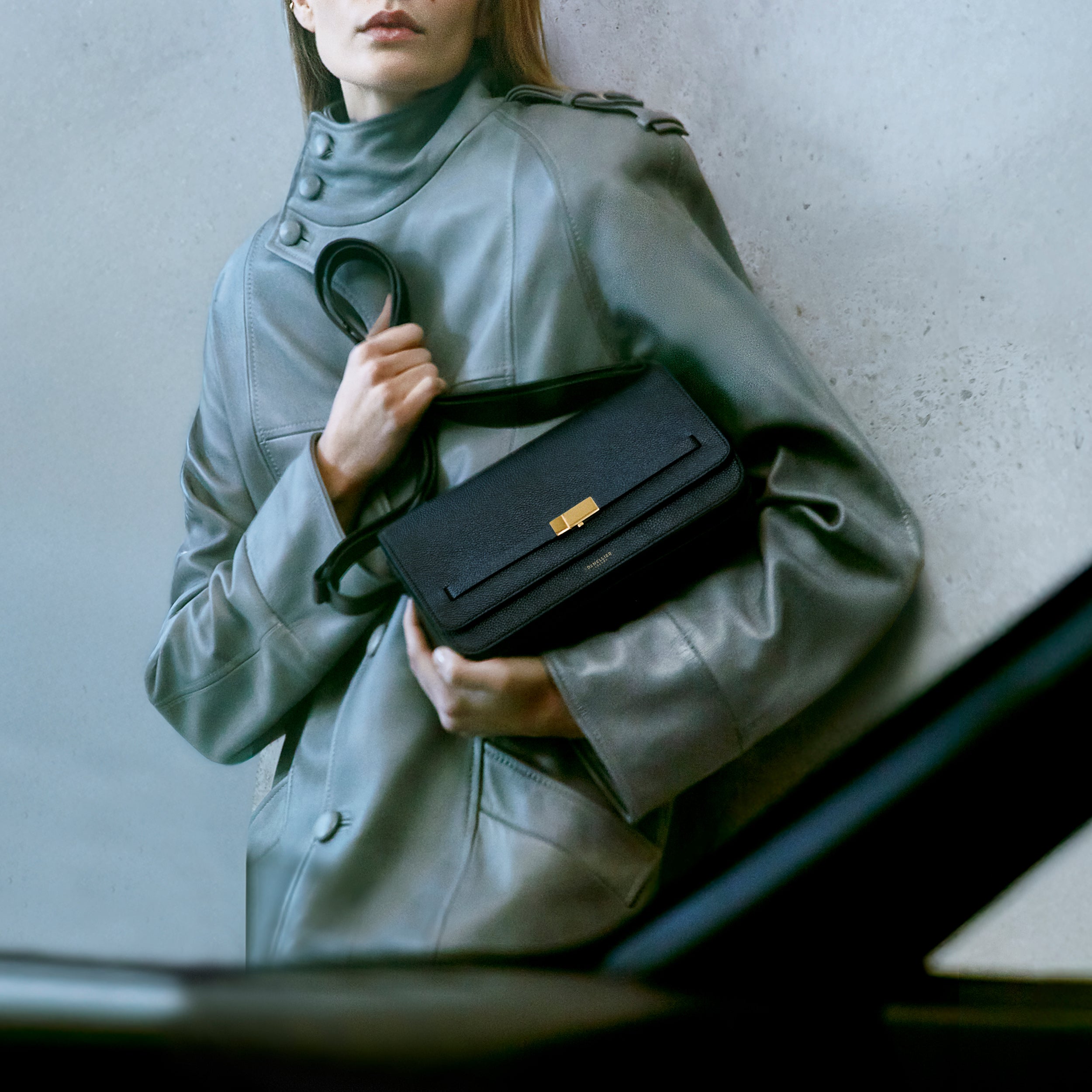DeMellier - The New York Crossbody Black Small Grain