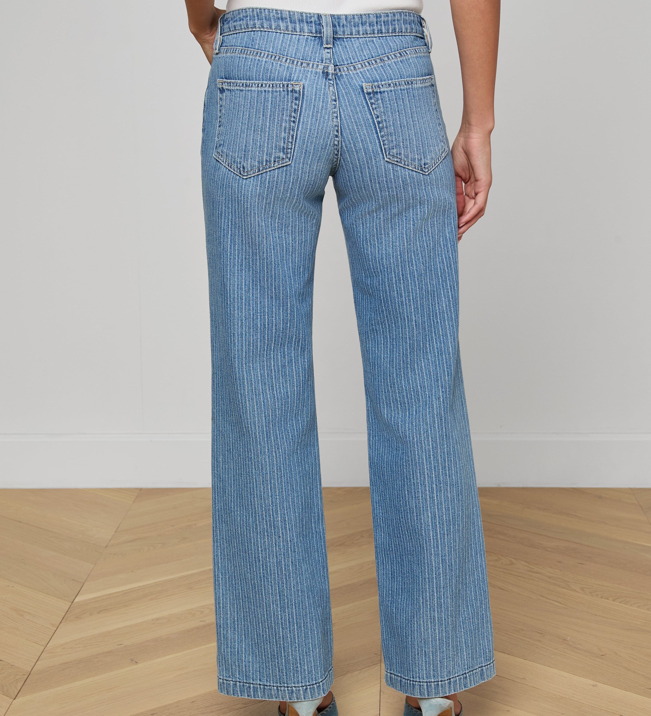 L'AGENCE - Joanne Low - Rise Wide - Leg Jean