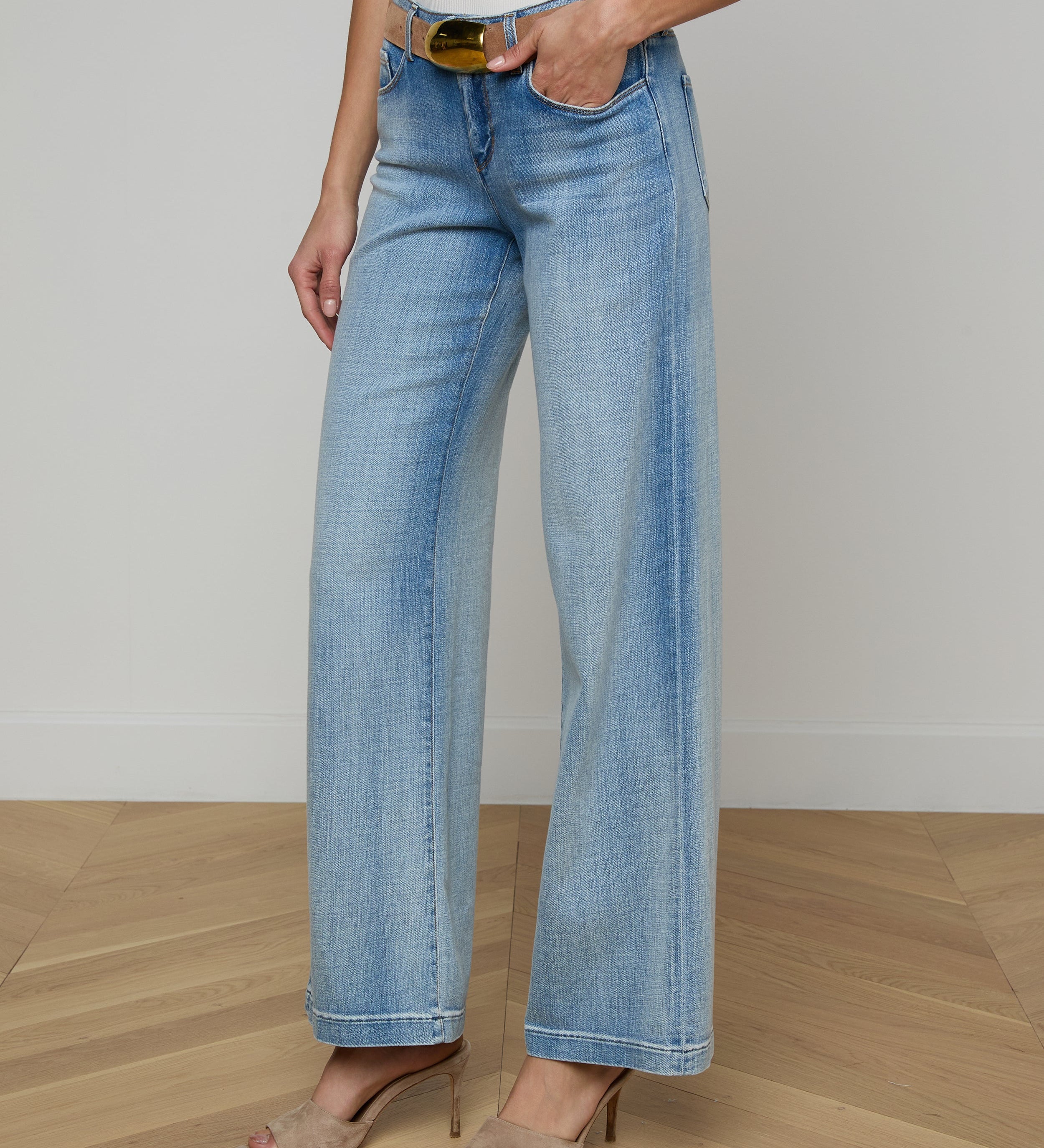 L'AGENCE - Joanne Low - Rise Wide - Leg Jean