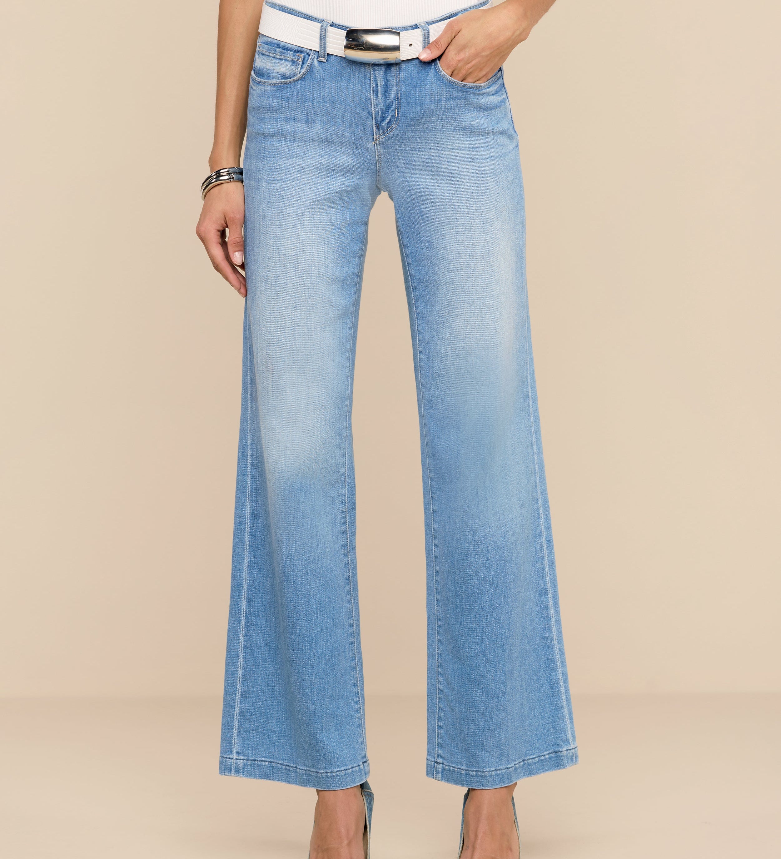 L'AGENCE - Joanne Low - Rise Wide - Leg Jean