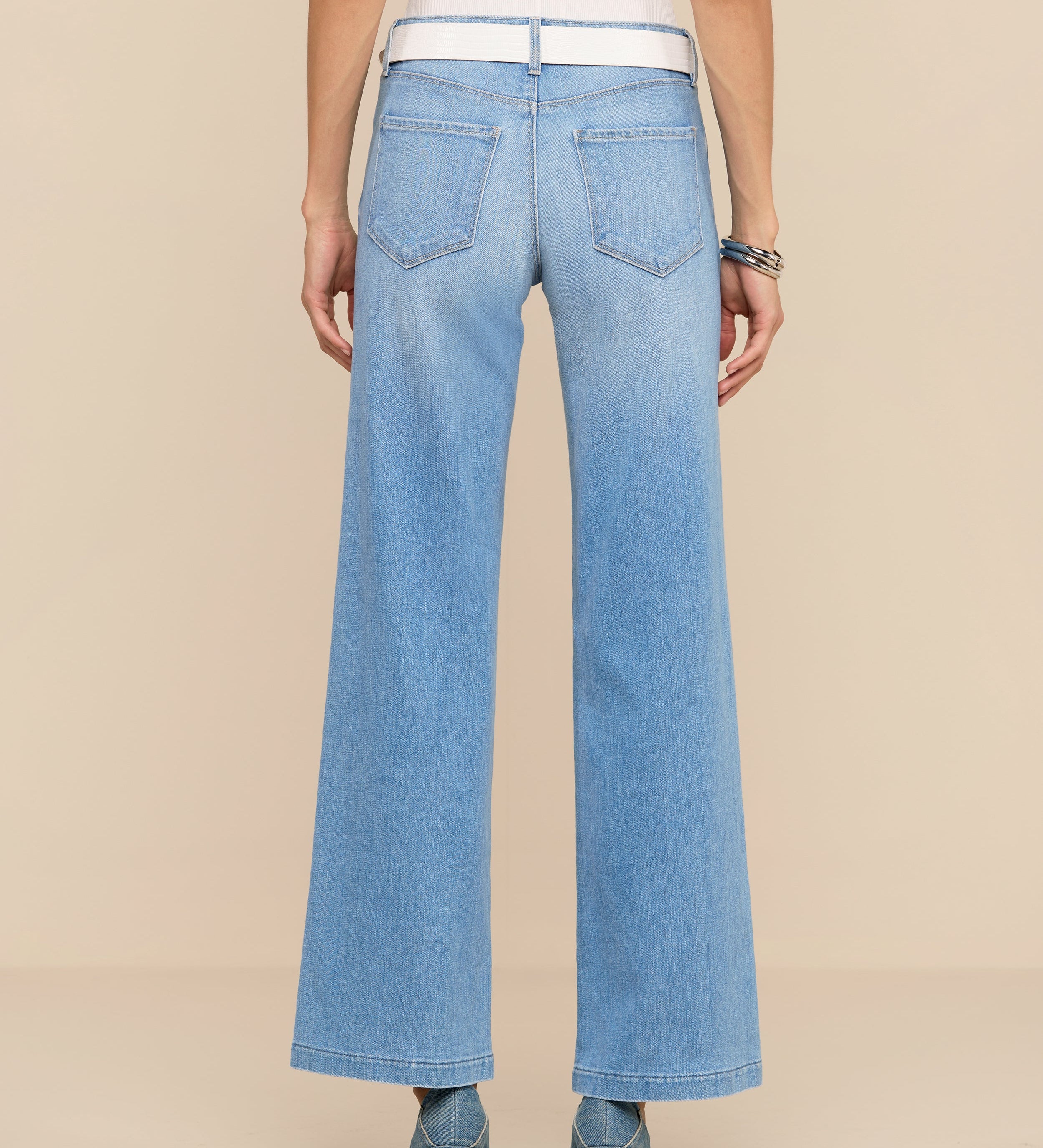 L'AGENCE - Joanne Low - Rise Wide - Leg Jean