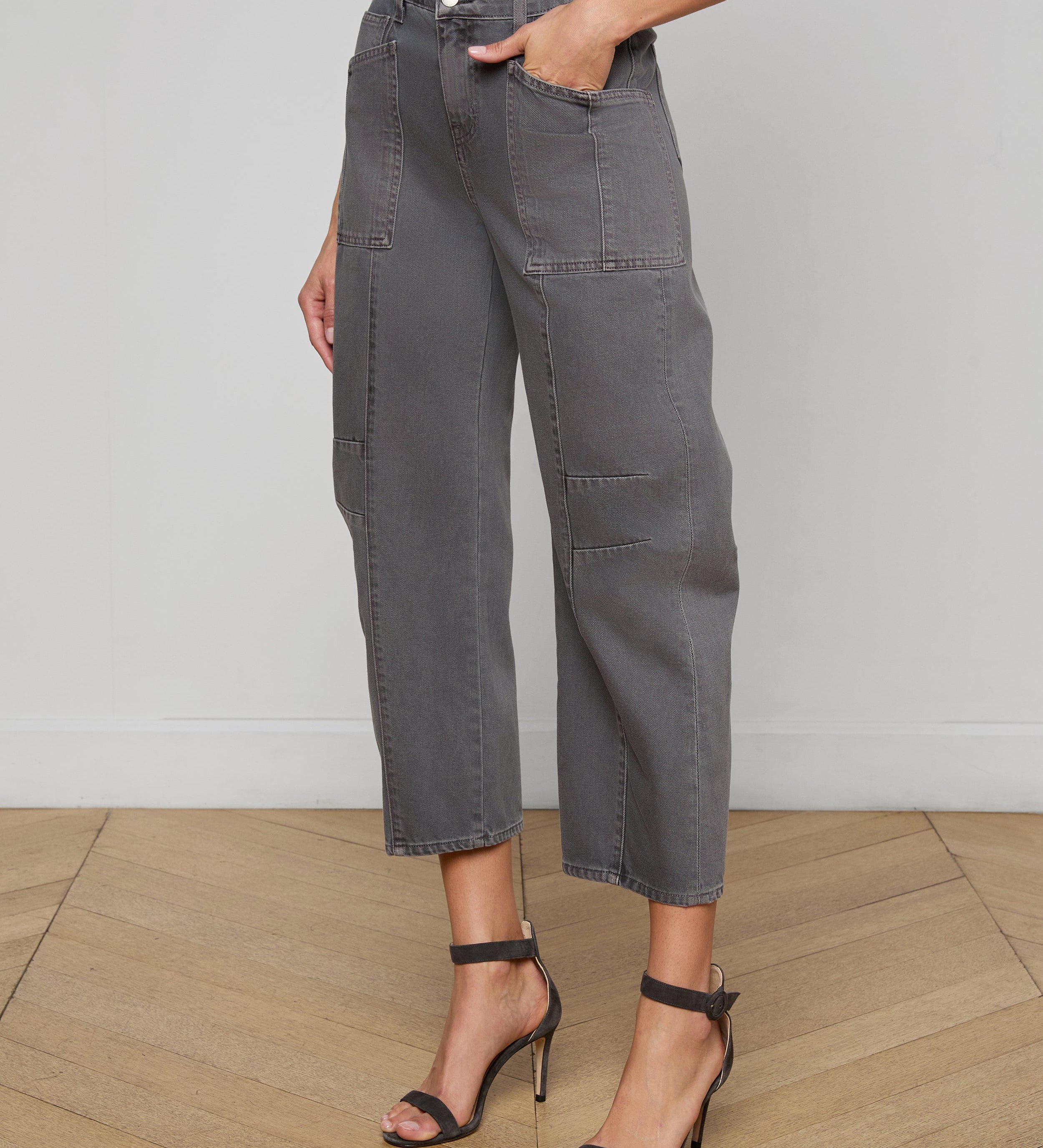 L'AGENCE - Cody Cropped Barrel - Leg Jean
