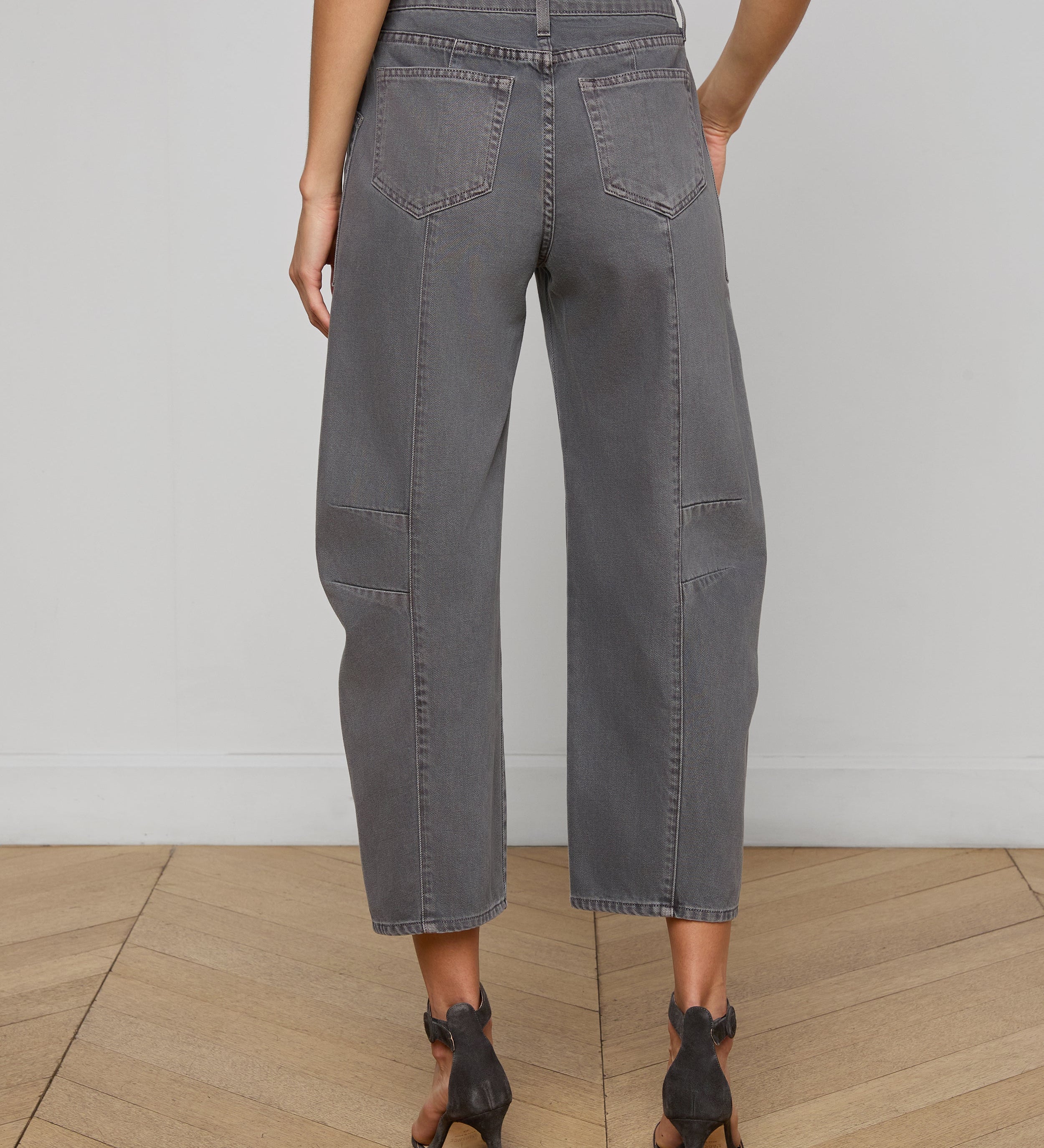 L'AGENCE - Cody Cropped Barrel - Leg Jean