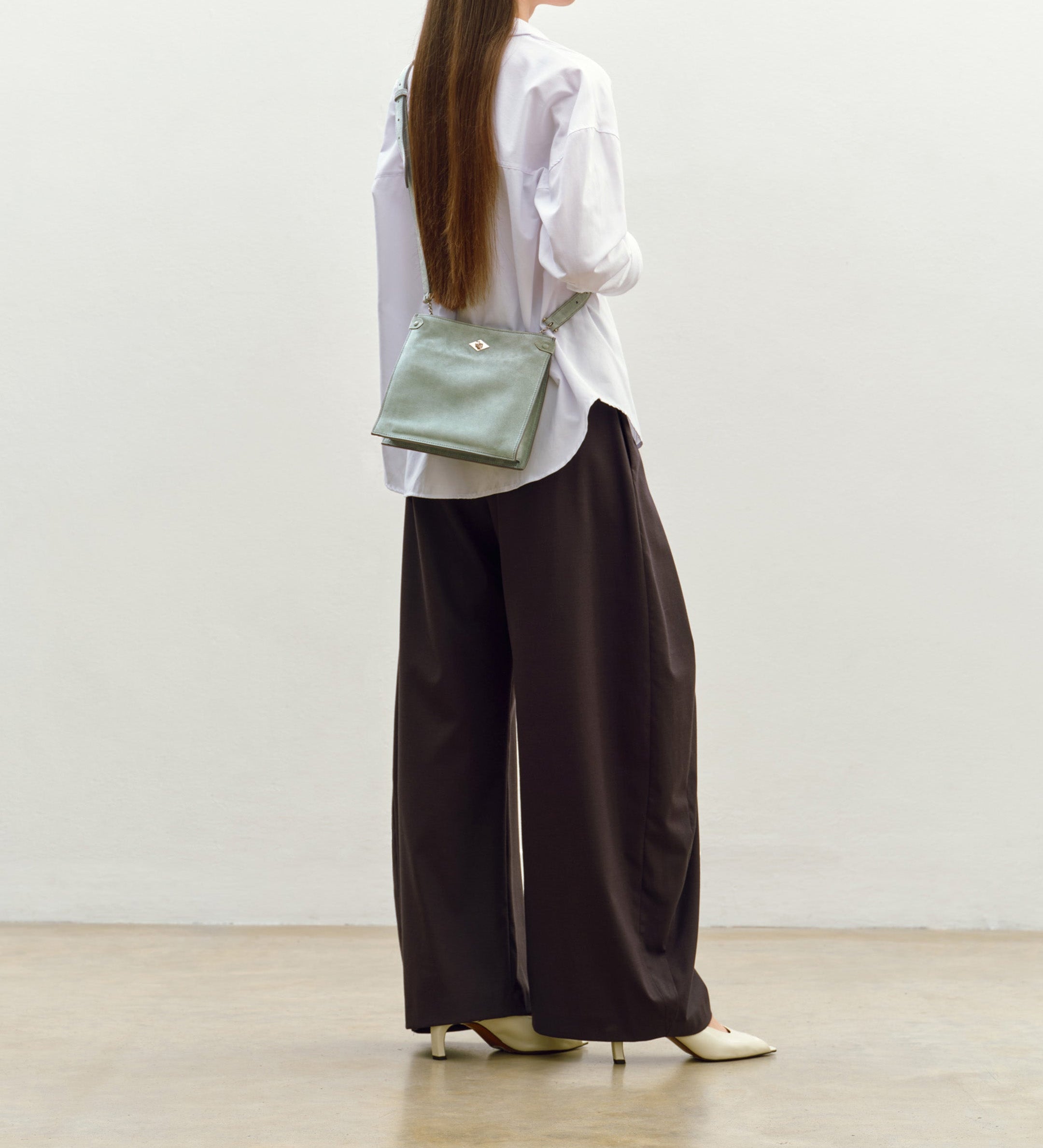 Metier - Stowaway Crossbody Suede Terra
