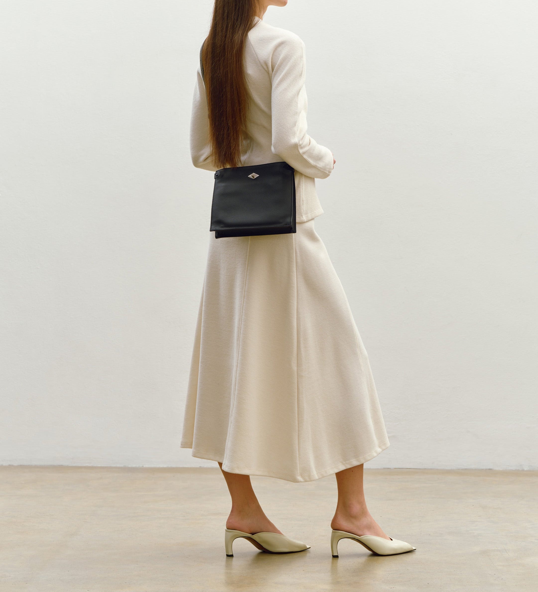 Metier - Stowaway Crossbody Soft Grain Leather Black