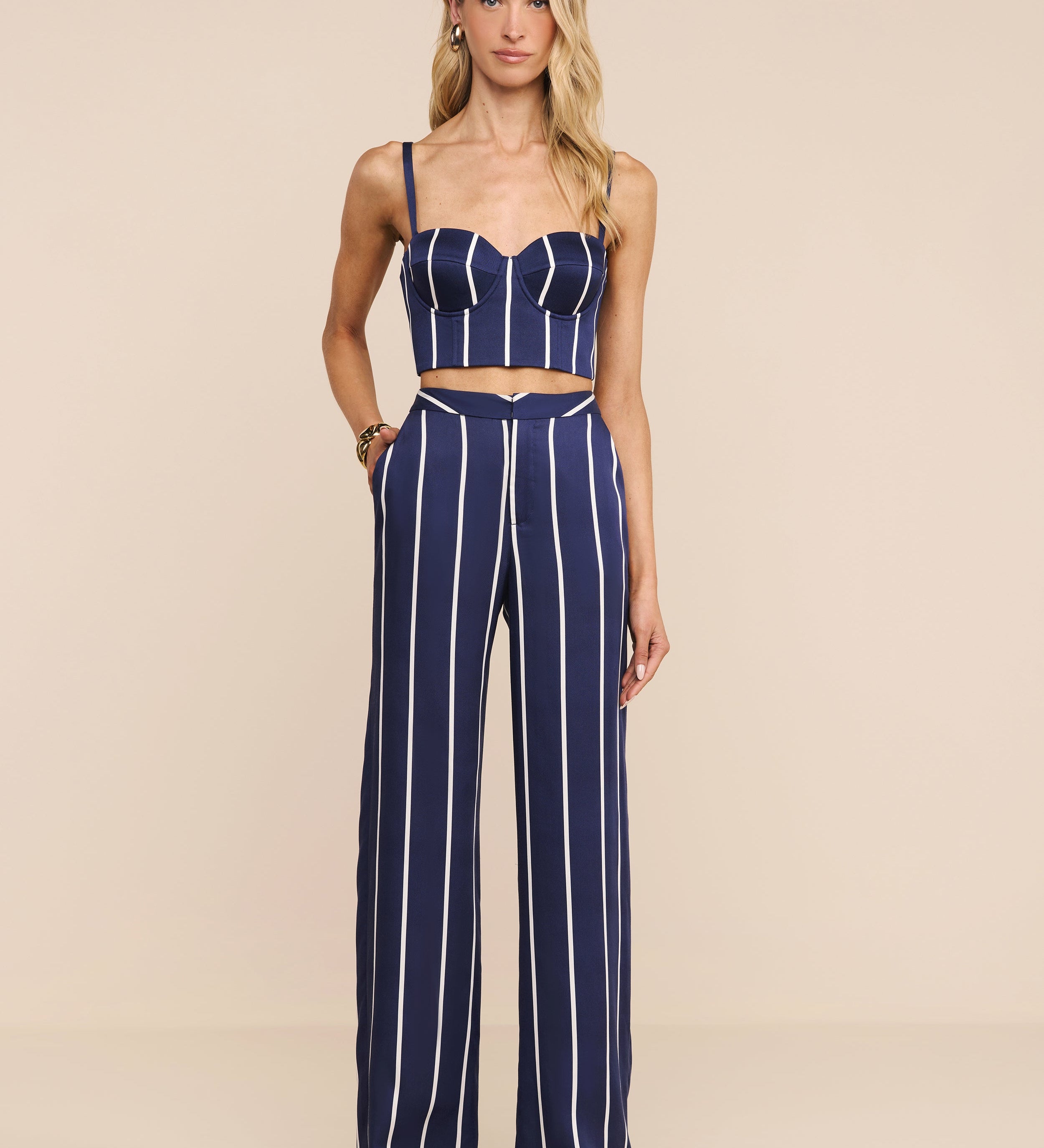 L'AGENCE - Sonya Bustier