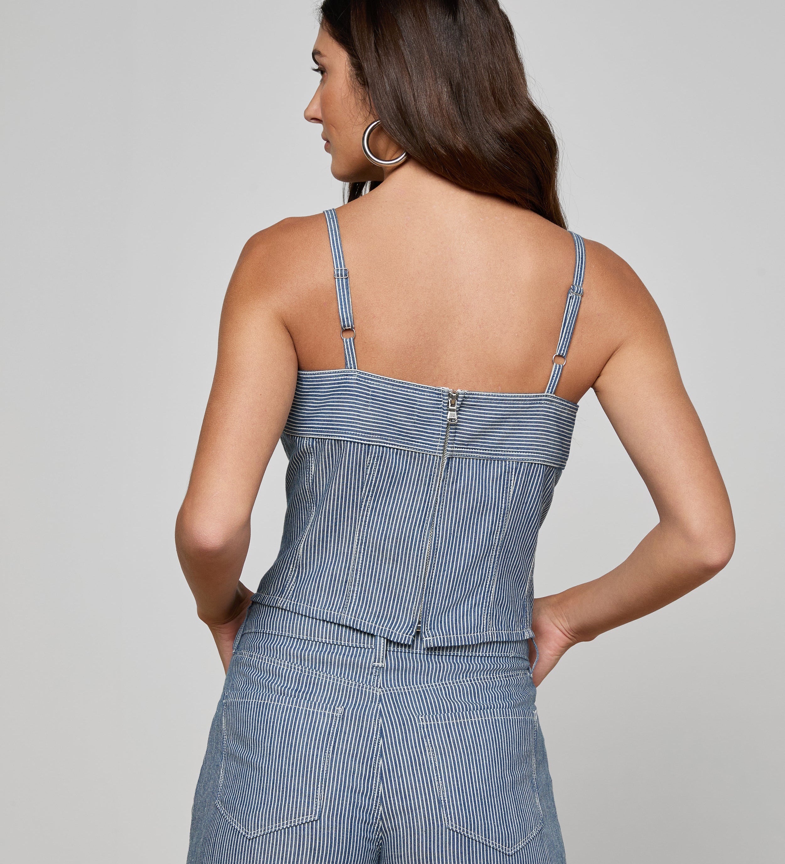 L'AGENCE - Arlin Tank