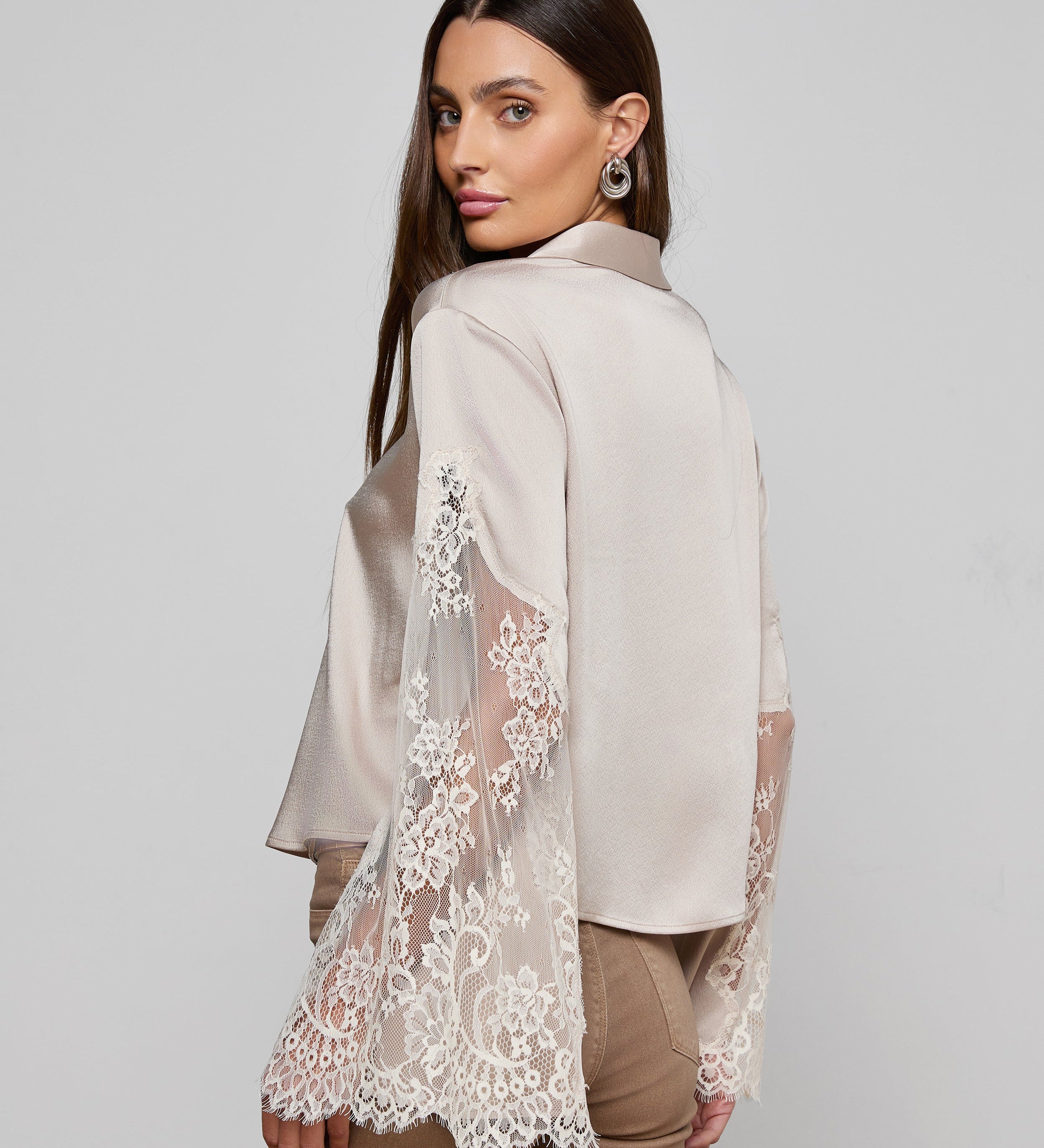 L'AGENCE - Capri Lace Sleeve Blouse