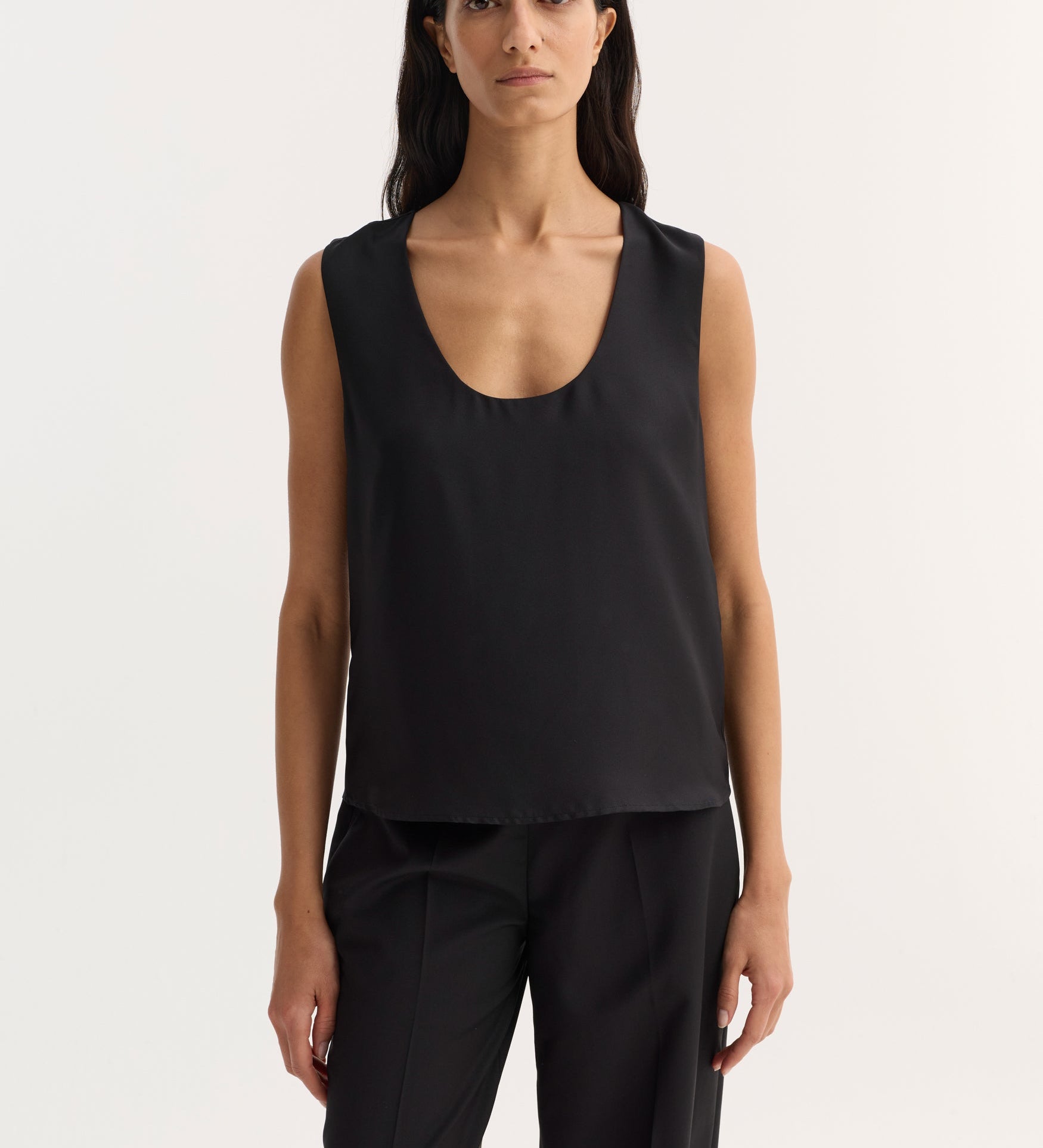 ROHE - Scoop - neck silk top | black