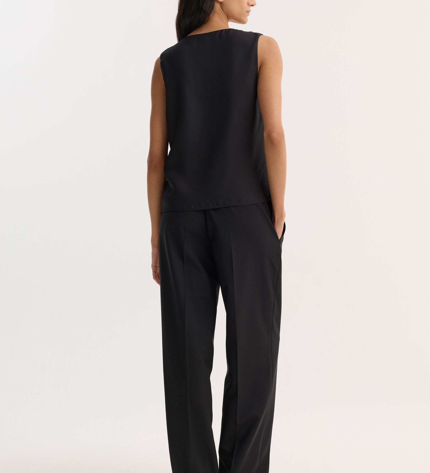 ROHE - Scoop - neck silk top | black