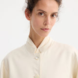ROHE - Mandarin pearl button satin jacket | cream