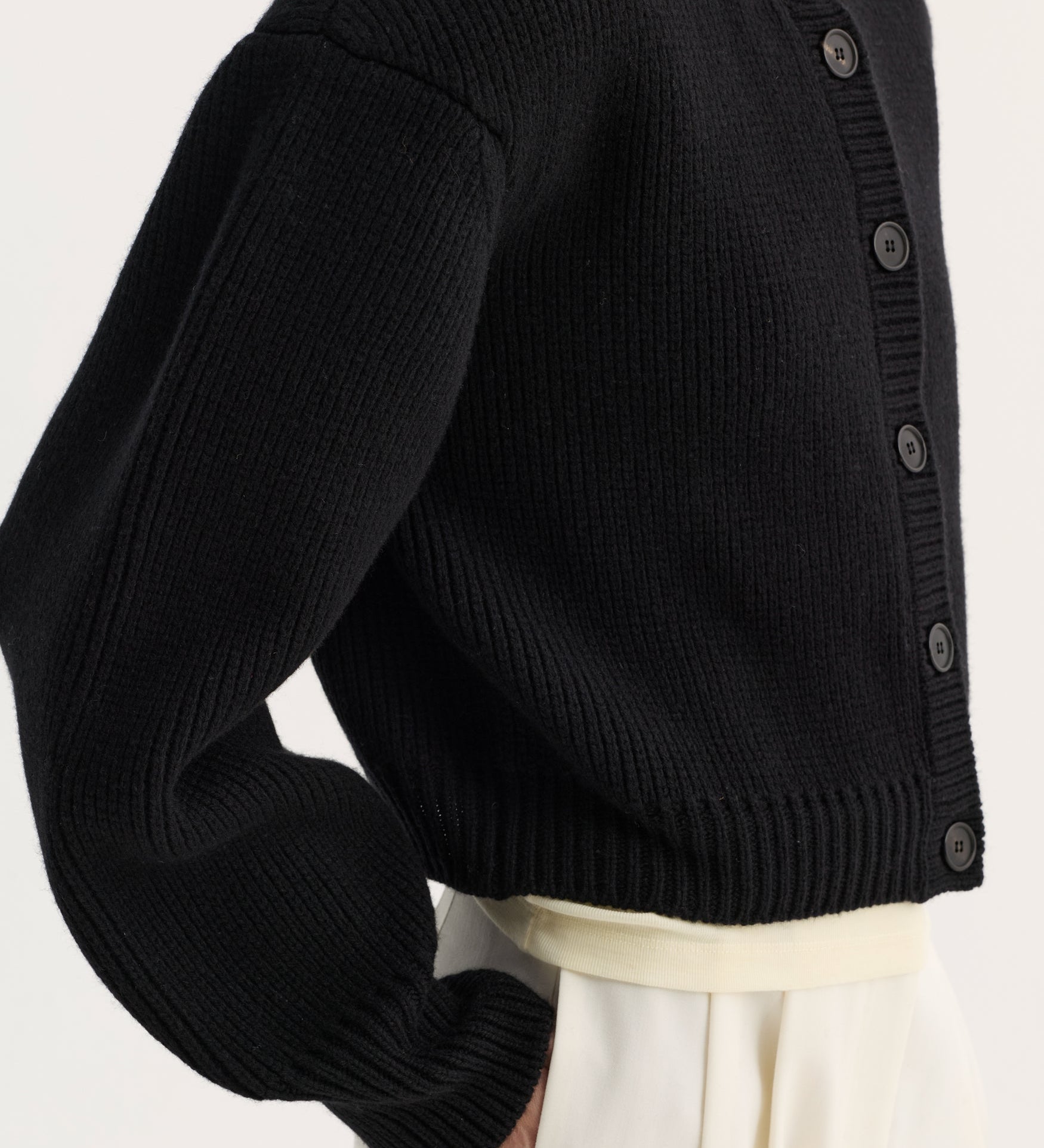 ROHE - Statement shoulder cardigan | black