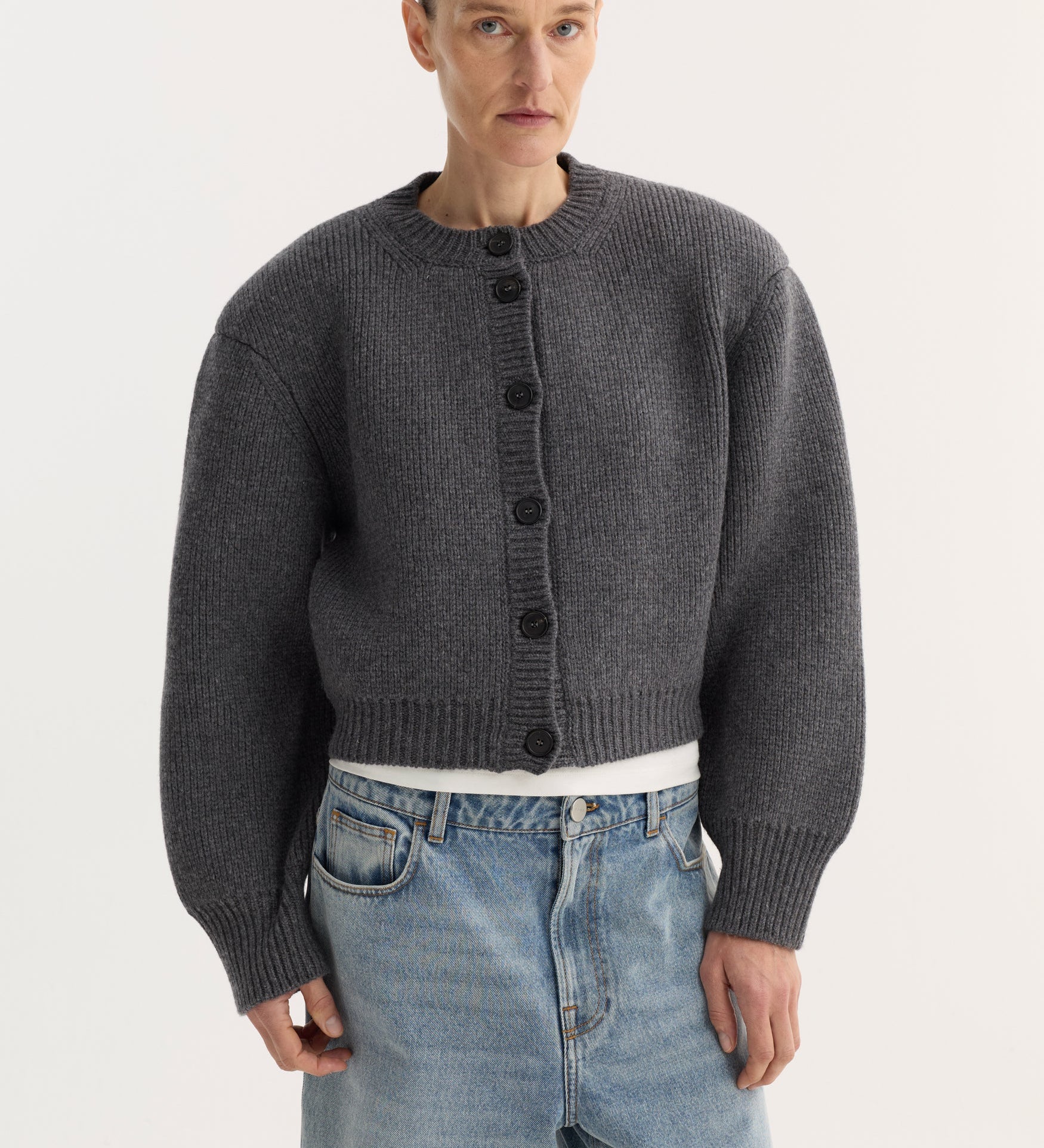 ROHE - Statement shoulder cardigan | mid grey melange