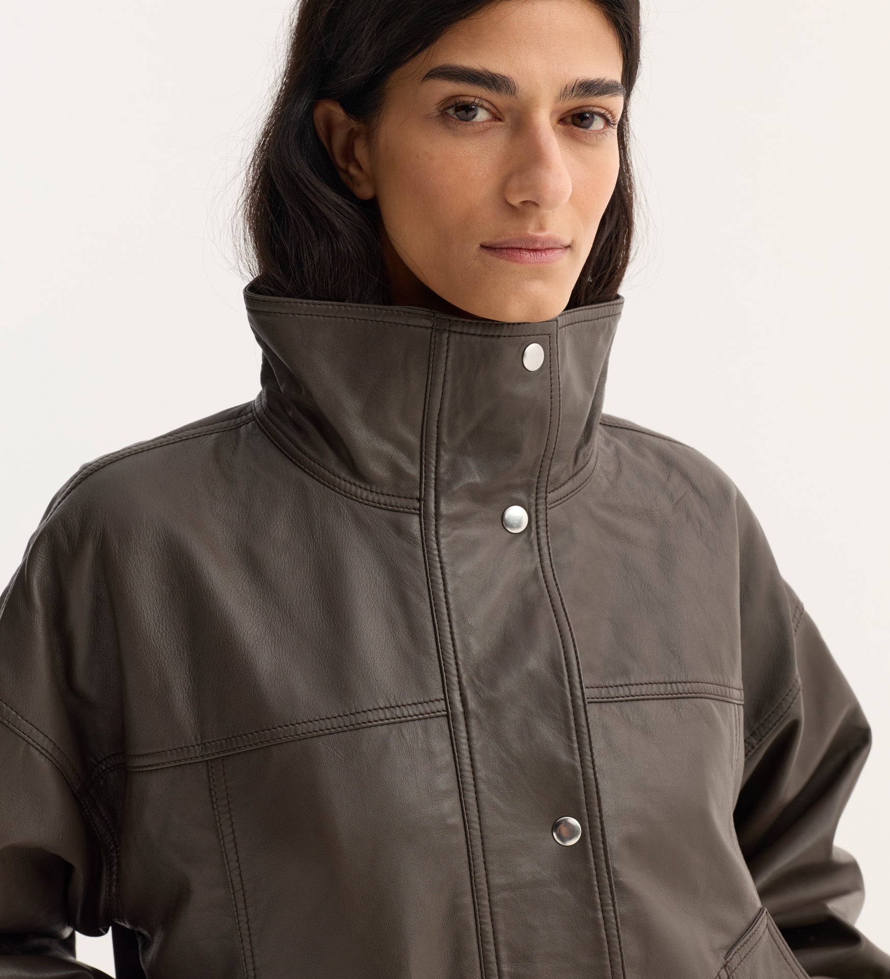 ROHE - Reinvented leather jacket | earth