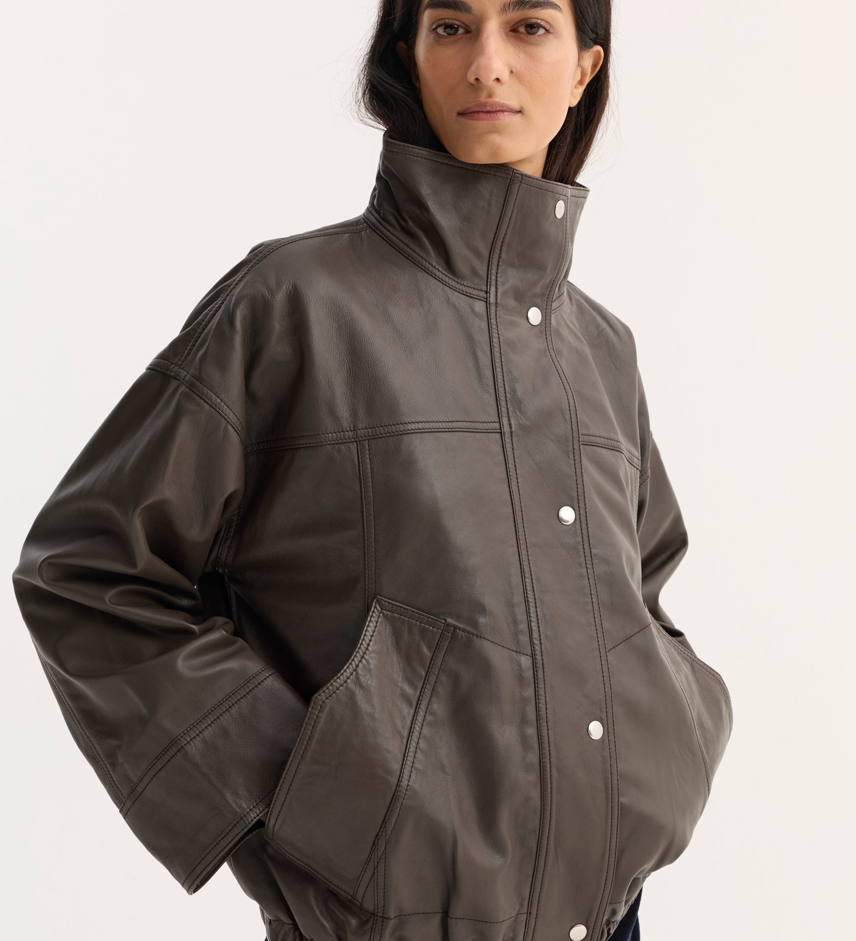 ROHE - Reinvented leather jacket | earth