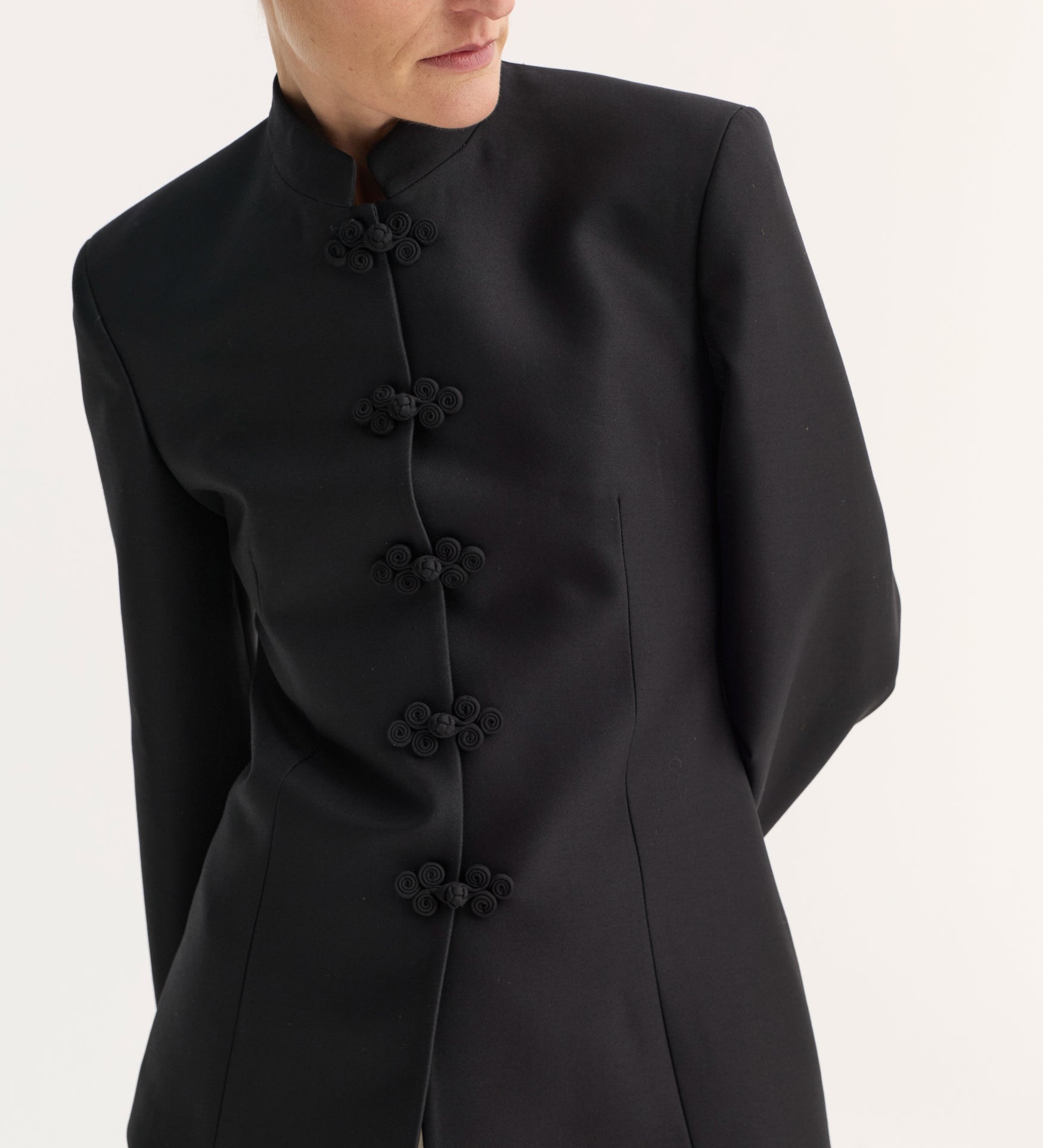 ROHE - Sculptural pankou closure blazer | black