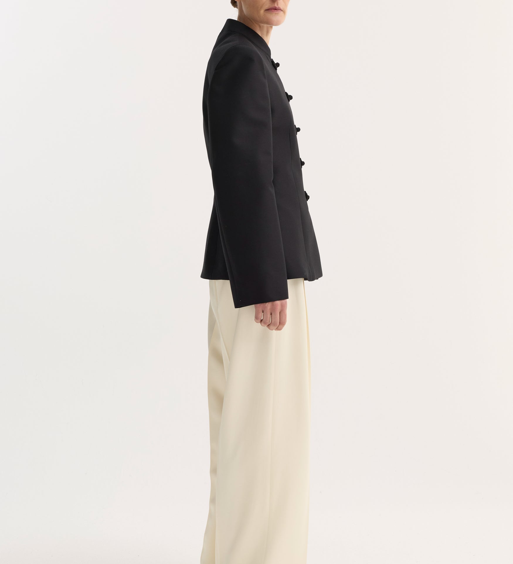 ROHE - Sculptural pankou closure blazer | black