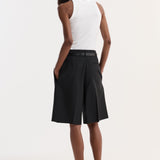 ROHE - Tailored single pleat shorts | black