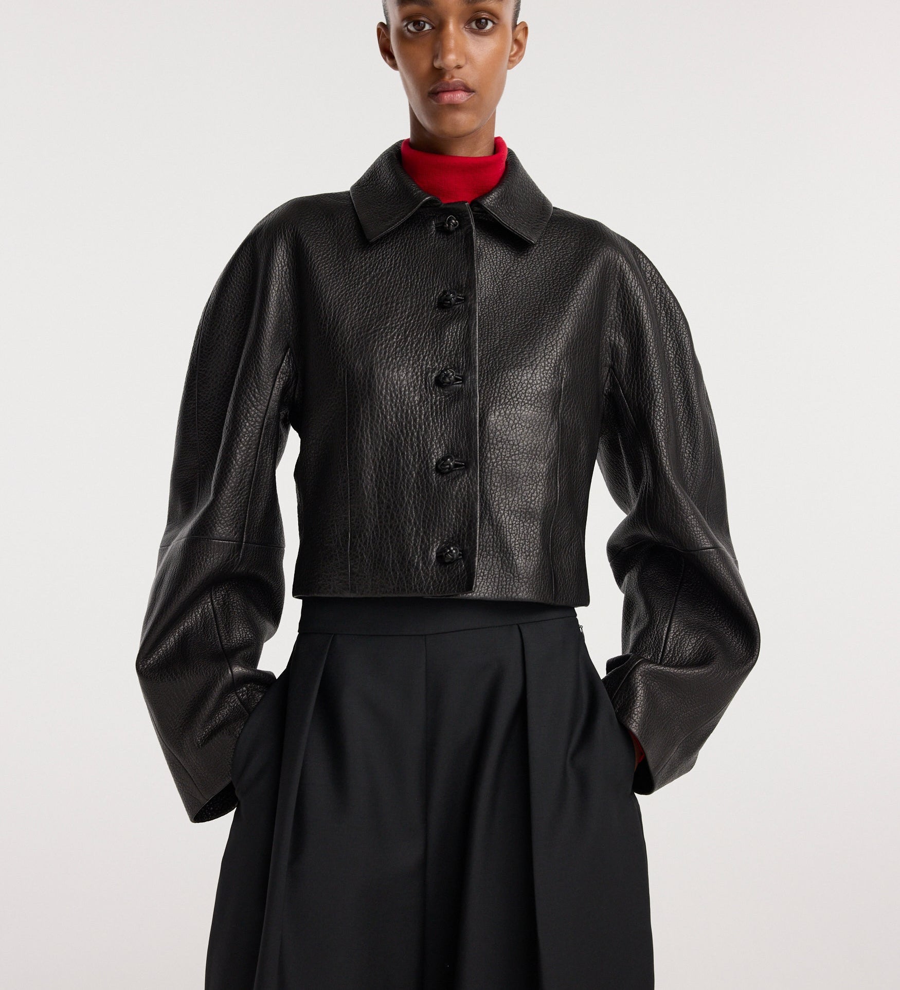 ROHE - Rounded grain leather cropped jacket | black