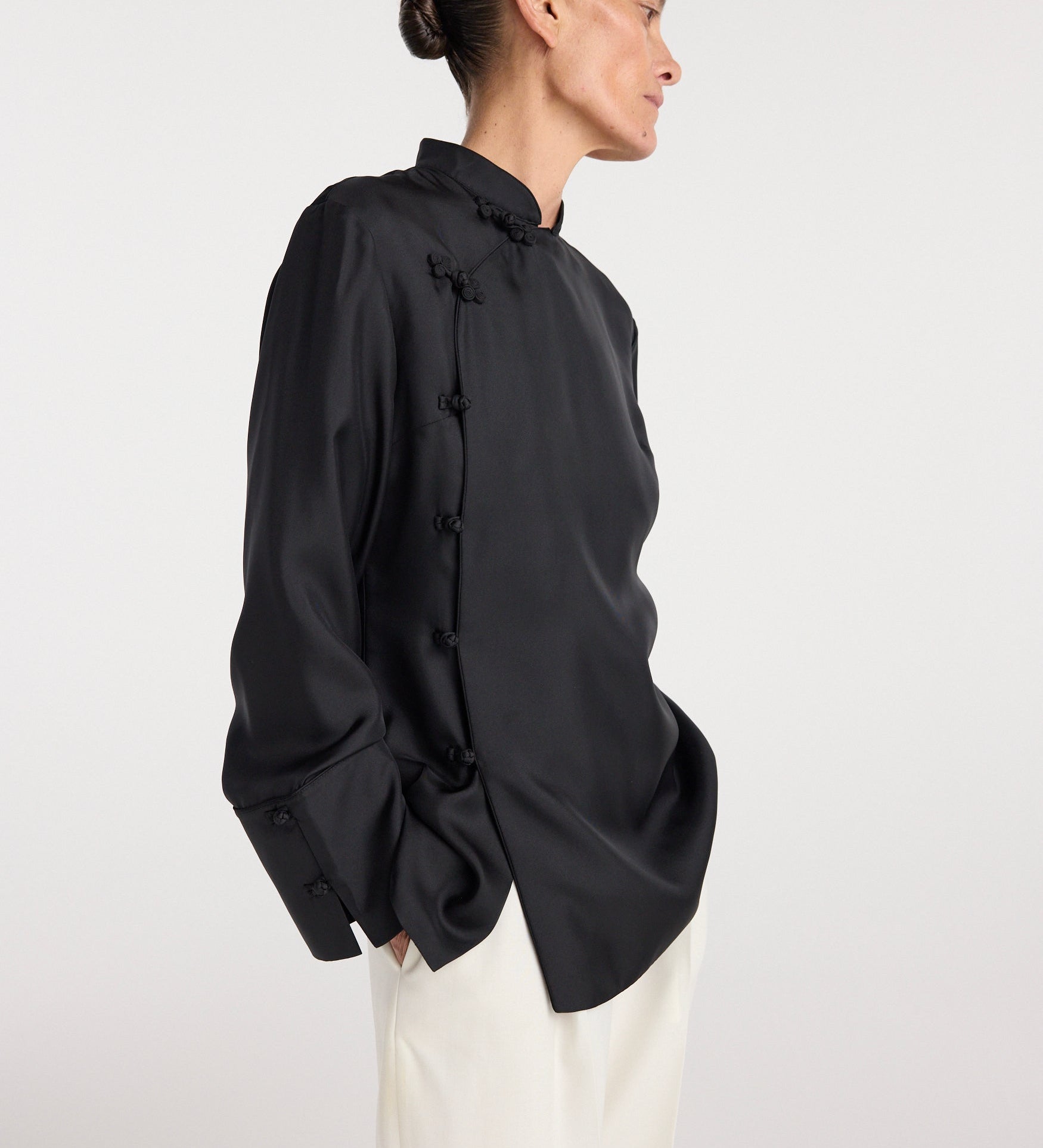 ROHE - Pankou closure silk top | black