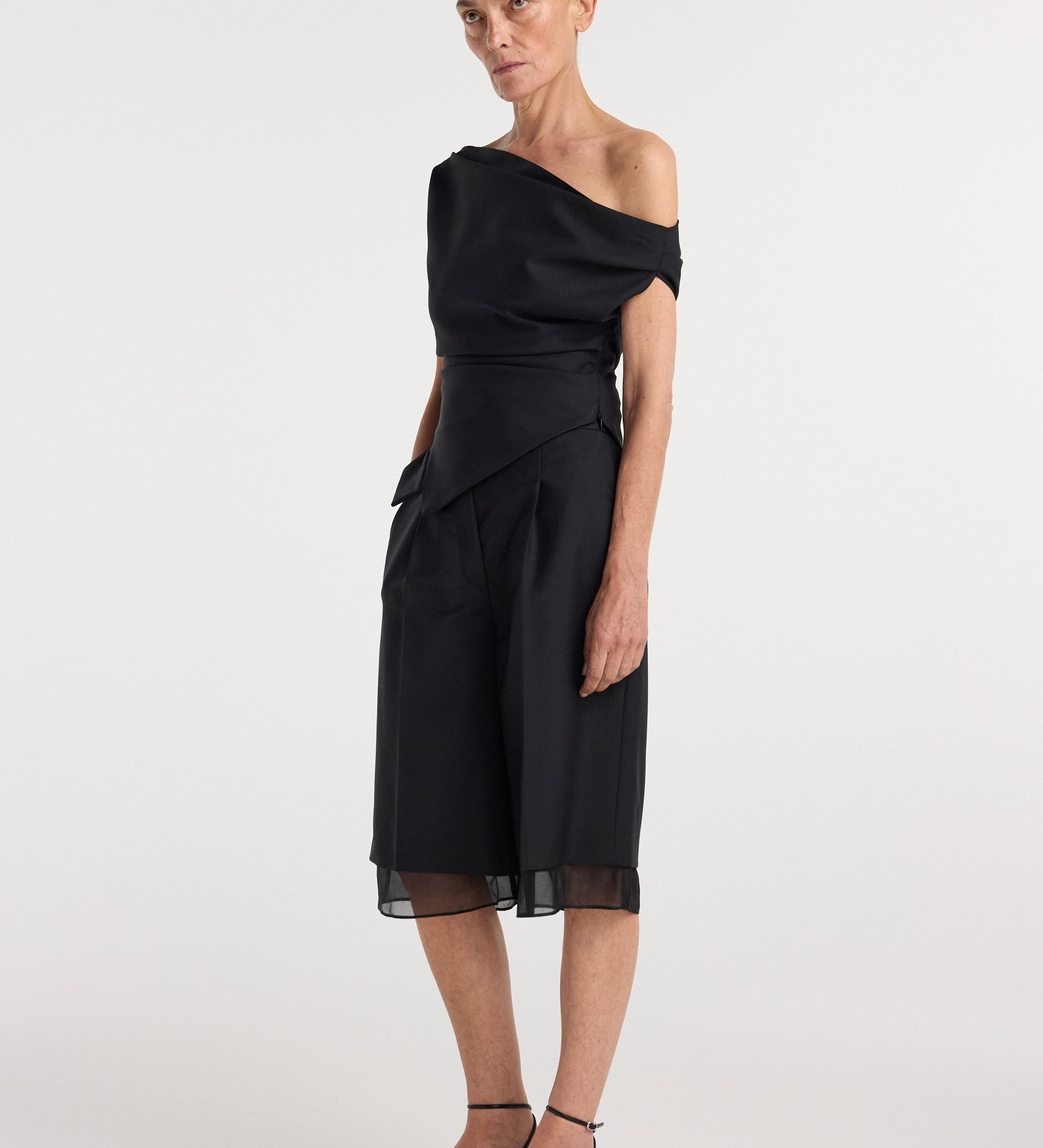 ROHE - Off shoulder lapel top | black