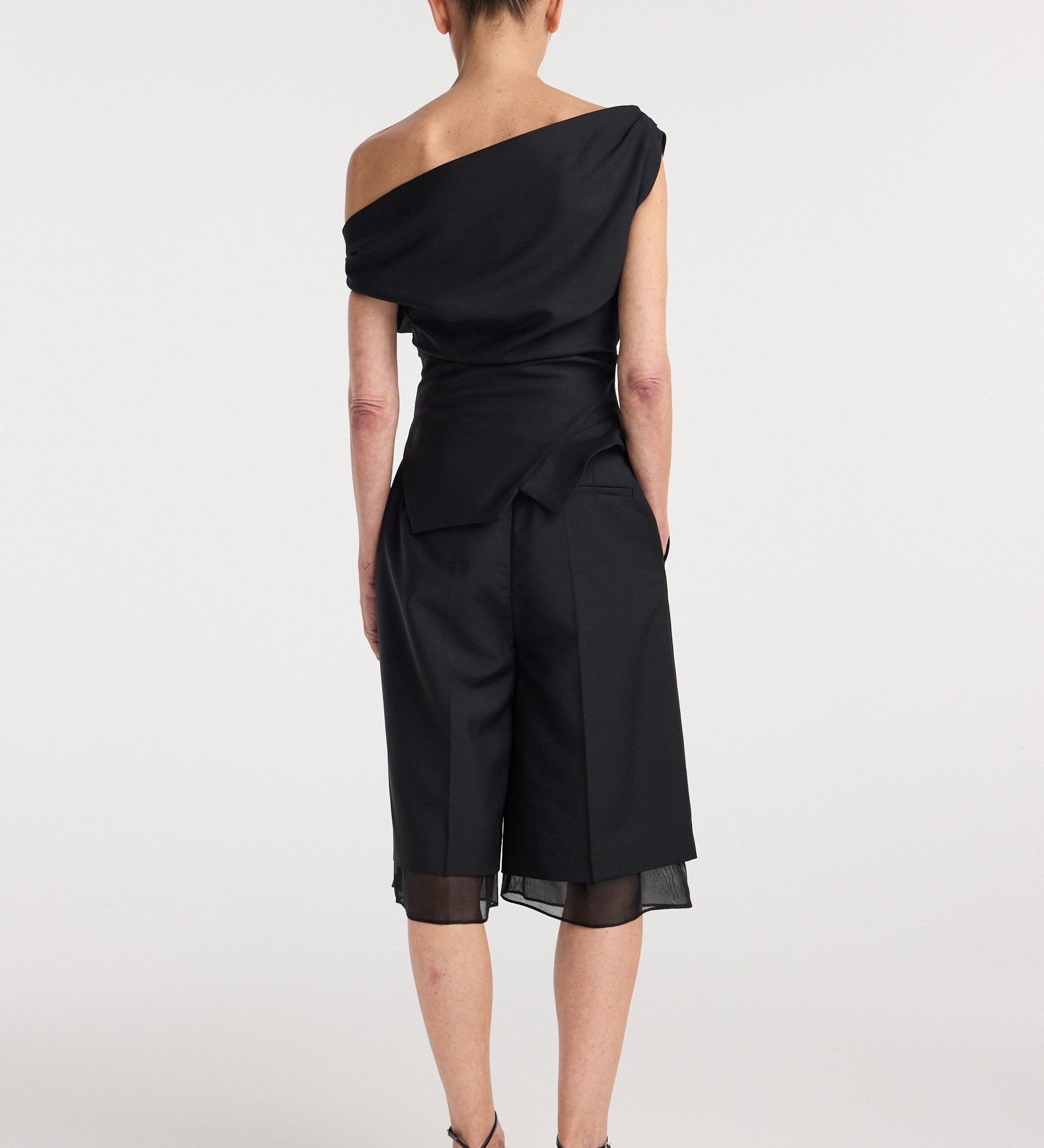 ROHE - Off shoulder lapel top | black