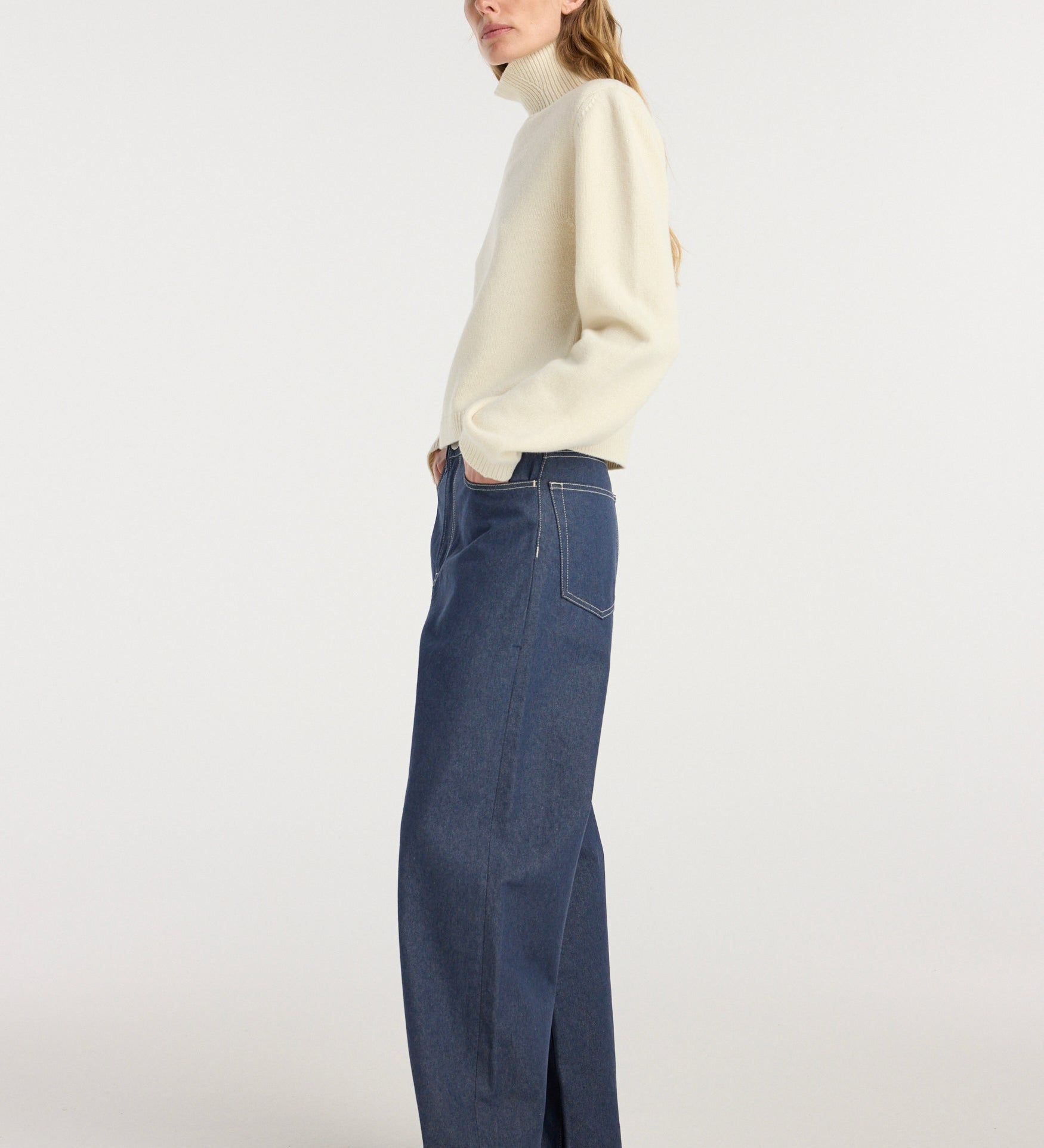 ROHE - Statement shoulder cropped turtleneck | cream