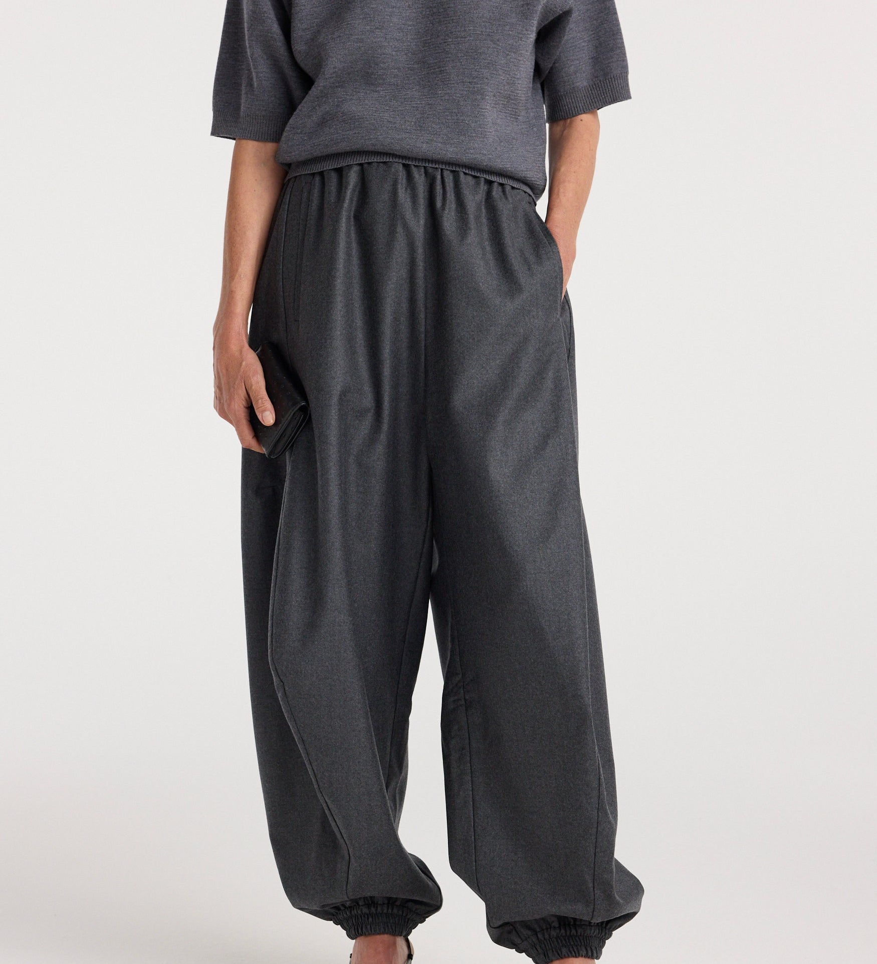 ROHE - Balloon track pants | dark grey melange