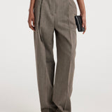 ROHE - Daria - Single pleat tapered trousers | earth slub