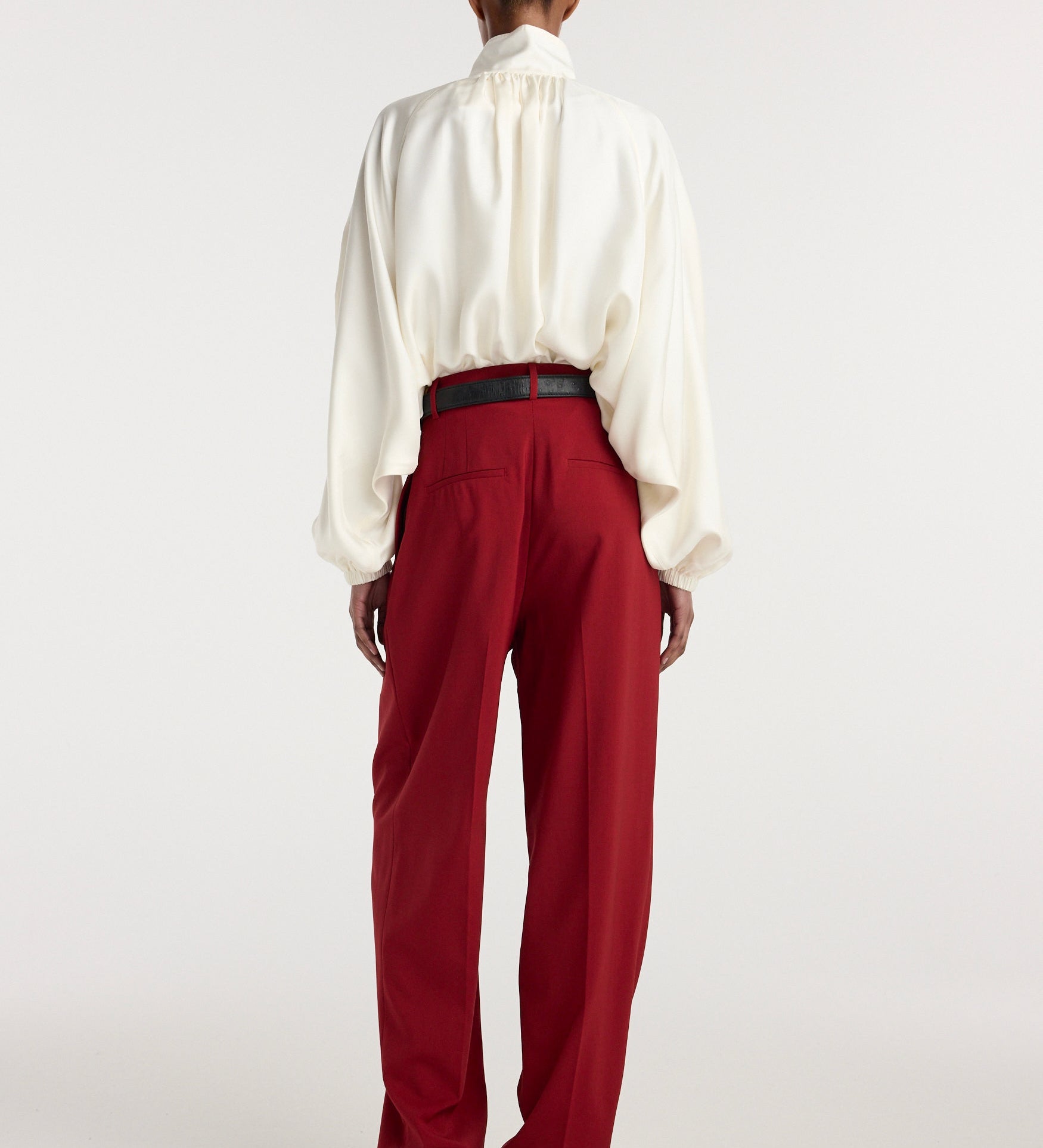 ROHE - Daria - Single pleat tapered trousers | carmine