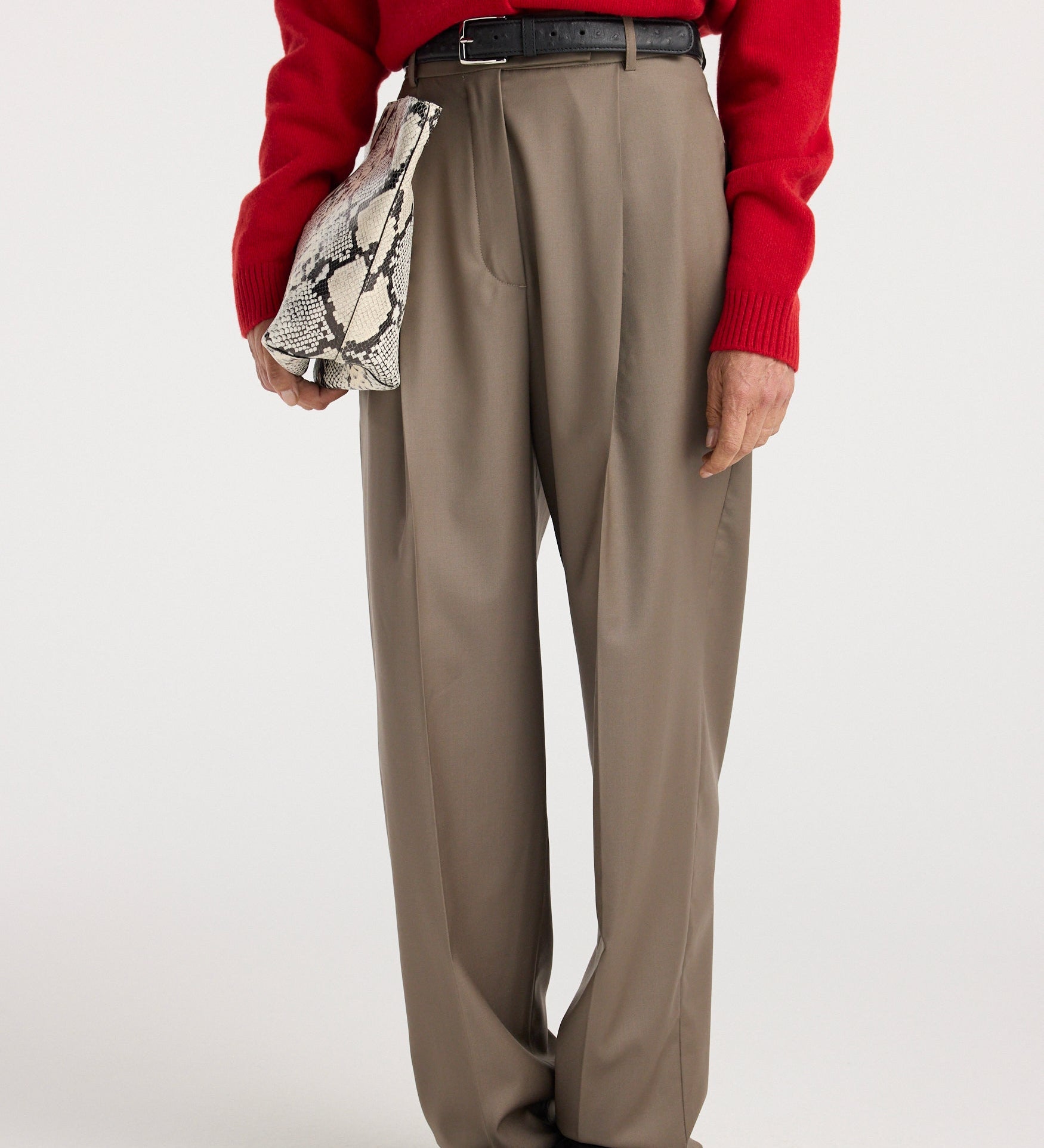 ROHE - Daria - Single pleat tapered trousers | desert brown