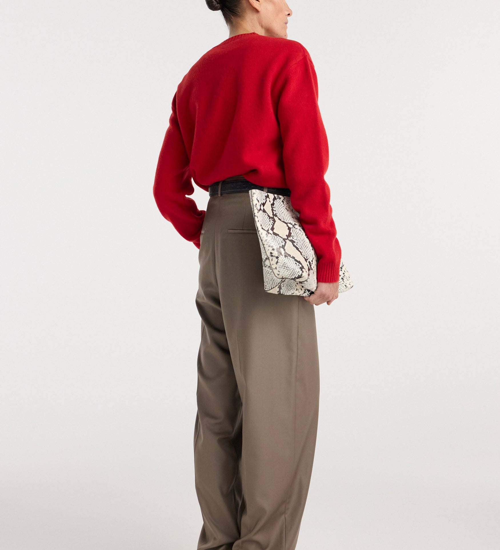 ROHE - Daria - Single pleat tapered trousers | desert brown
