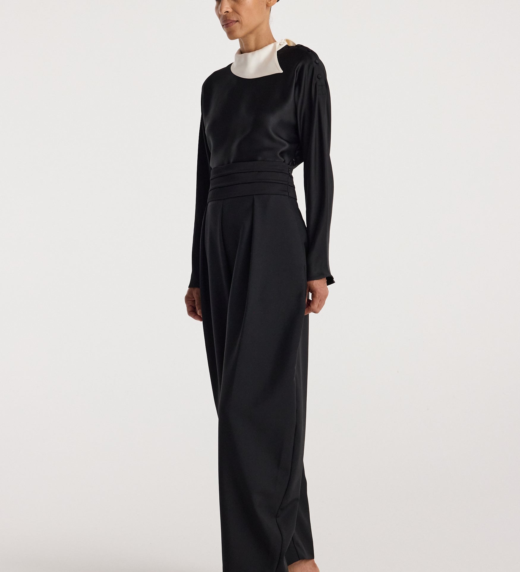 ROHE - Reimagined collar top | black
