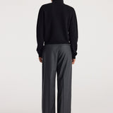 ROHE - Statement shoulder turtleneck | black