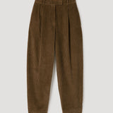 ROHE - Daria - Single pleat straight leg corduroy trousers | caramel