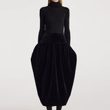 ROHE - Sculptural volume velvet skirt | black
