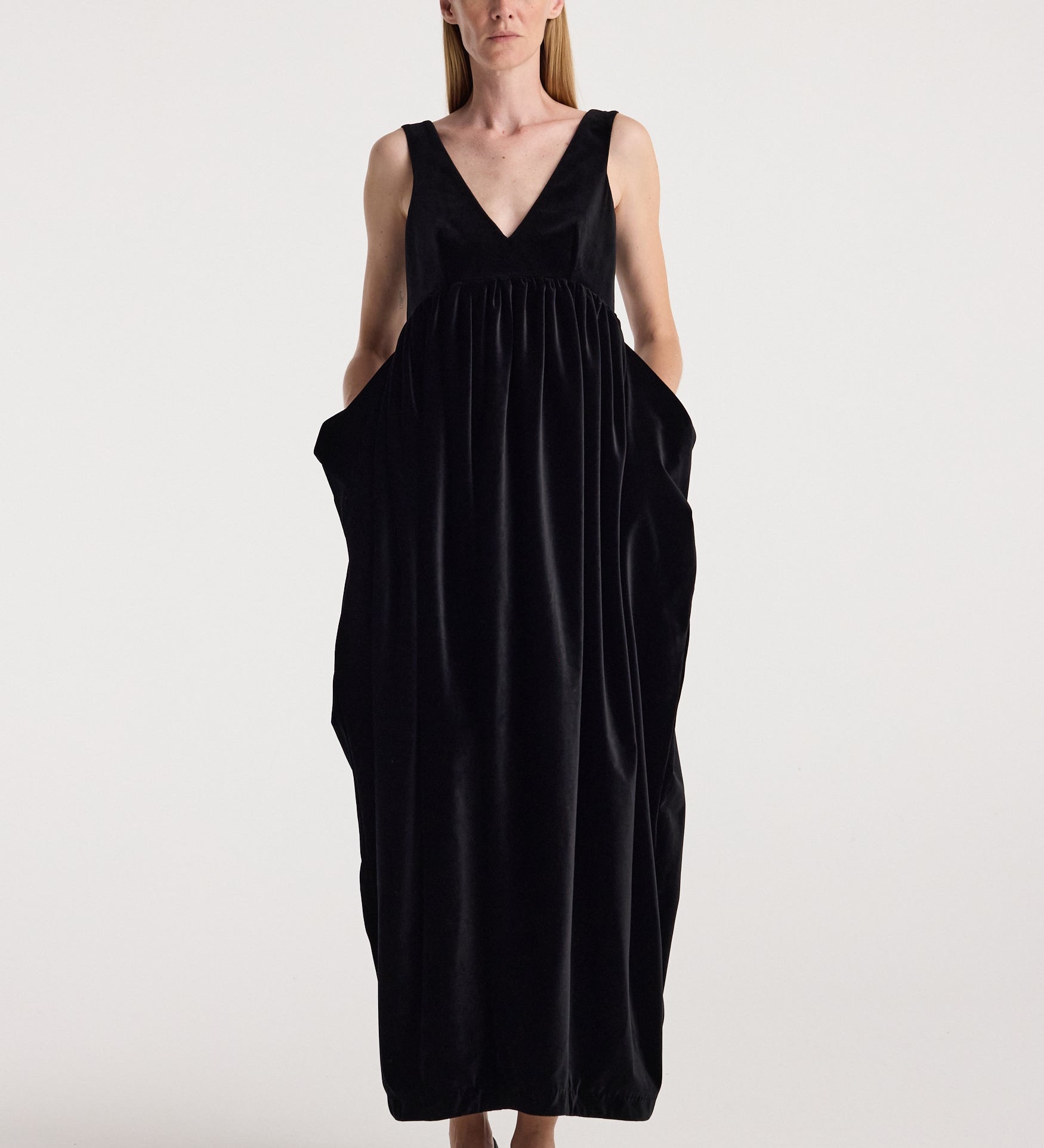ROHE - Sculptural volume velvet dress | black