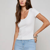 L'AGENCE - Brynlee Scoopneck Tee