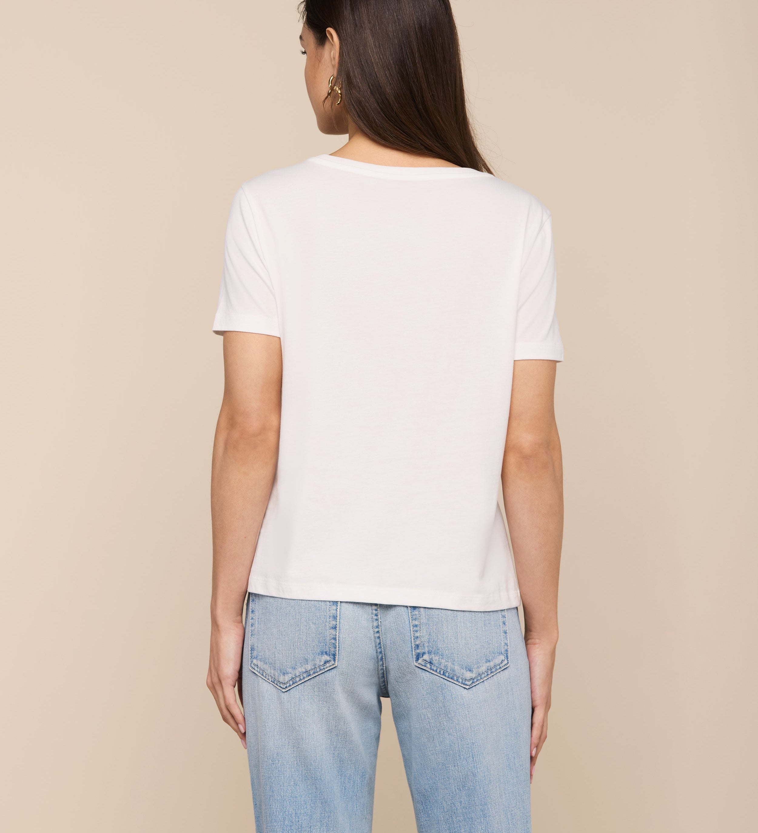 L'AGENCE - Brianna Cotton V - Neck Tee