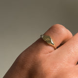 Kinn - Petite Heart Signet Ring
