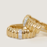 Kinn - Solis Ribbed Three Diamond Hoop Earrings