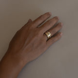 Kinn - Horizontal Pavé Cigar Band Ring Diamond