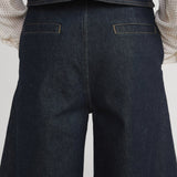 FRAME - The Tailored Short -- Rinse